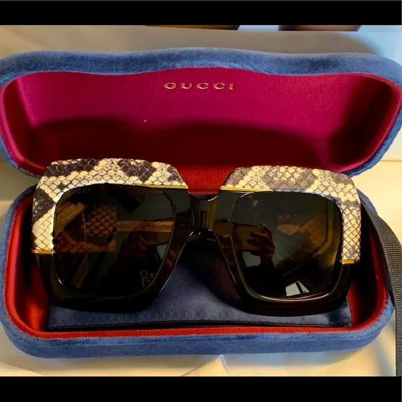 Gucci oversized square sunglasses!